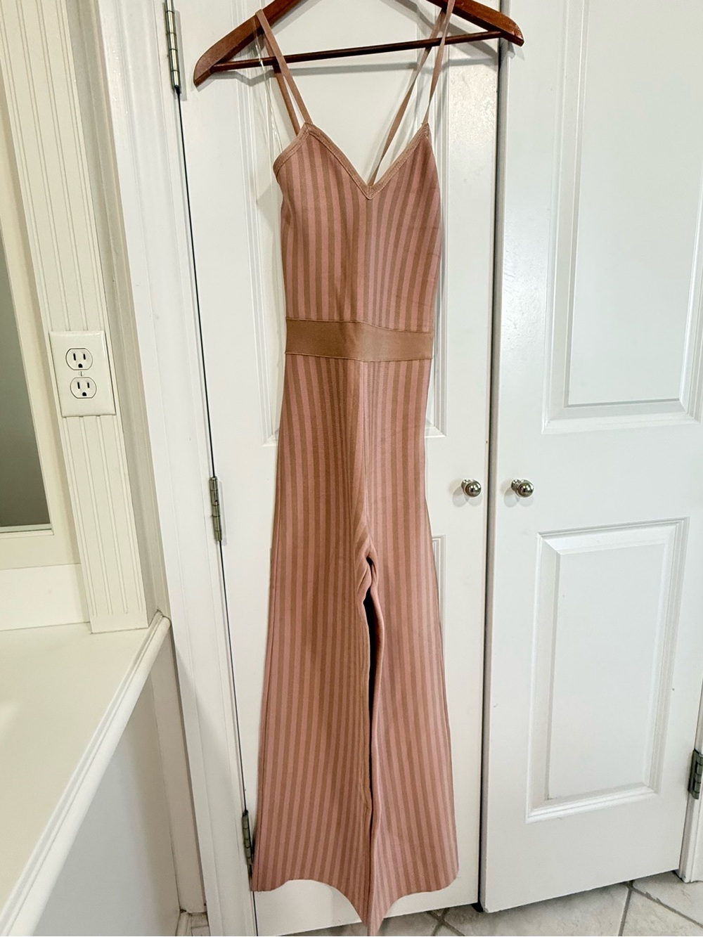 House of CB Blush Pink Striped Ribbed Spaghetti‑Strap Jumpsuit🔥🔥 - Picture 4 of 8